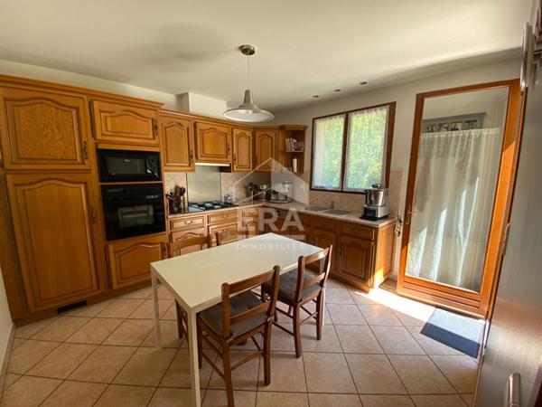 Maison Les Clayes Sous Bois 6 pièce(s) 136 m2, jardin, s/sol