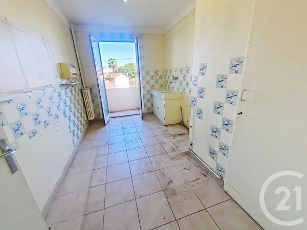 Appartement F3 à vendre  3 pièces - 62,40 m 2   CAGNES SUR MER  - 06