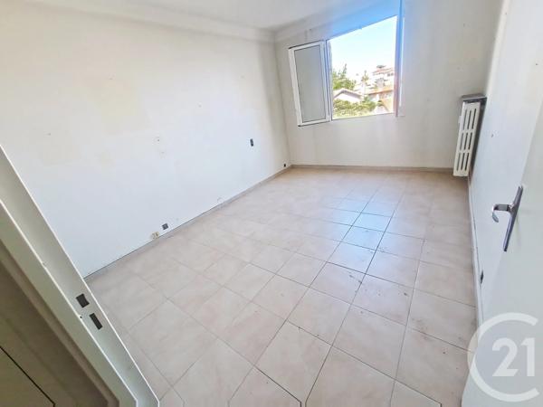 Appartement F3 à vendre  3 pièces - 62,40 m 2   CAGNES SUR MER  - 06