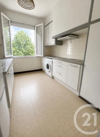 Appartement F3 à vendre  3 pièces - 68,80 m 2   MARIGNANE  - 13