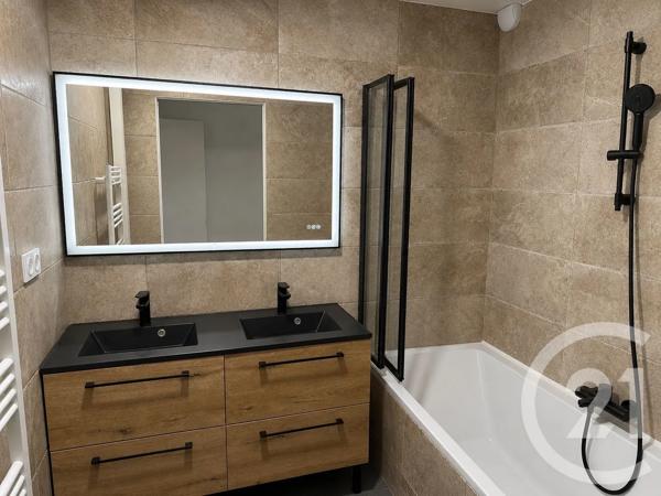 Appartement F3 à vendre  3 pièces - 68,80 m 2   MARIGNANE  - 13