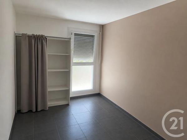 Appartement F3 à vendre  3 pièces - 68,80 m 2   MARIGNANE  - 13