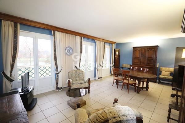 TOURS 8 MINUTES DES HALLES A PIED