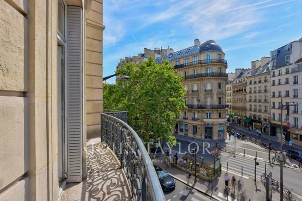 PARIS VII - Saint-Thomas-d'Aquin - Superbe appartement de réception avec balcon filant