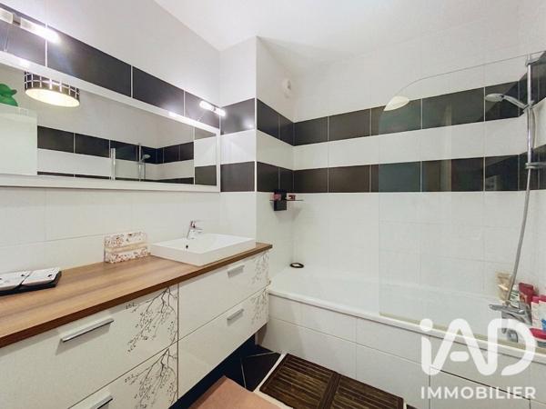 Appartement à vendre 4 pièces 79 m² Saint-Genis-Laval