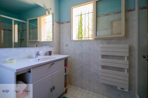 Propriété Provençale avec Vue Imprenable, Piscine et Dépendance à Rognes, 20kms d'Aix-en-Provence