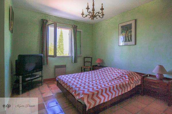 Propriété Provençale avec Vue Imprenable, Piscine et Dépendance à Rognes, 20kms d'Aix-en-Provence