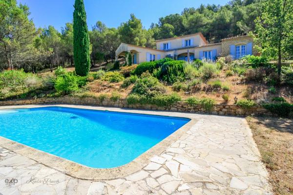 Propriété Provençale avec Vue Imprenable, Piscine et Dépendance à Rognes, 20kms d'Aix-en-Provence
