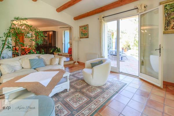 Propriété Provençale avec Vue Imprenable, Piscine et Dépendance à Rognes, 20kms d'Aix-en-Provence