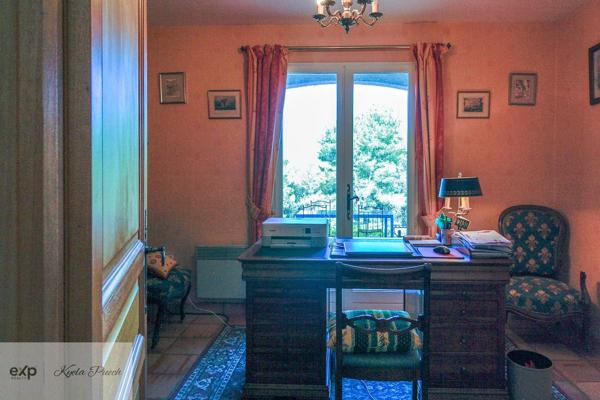 Propriété Provençale avec Vue Imprenable, Piscine et Dépendance à Rognes, 20kms d'Aix-en-Provence