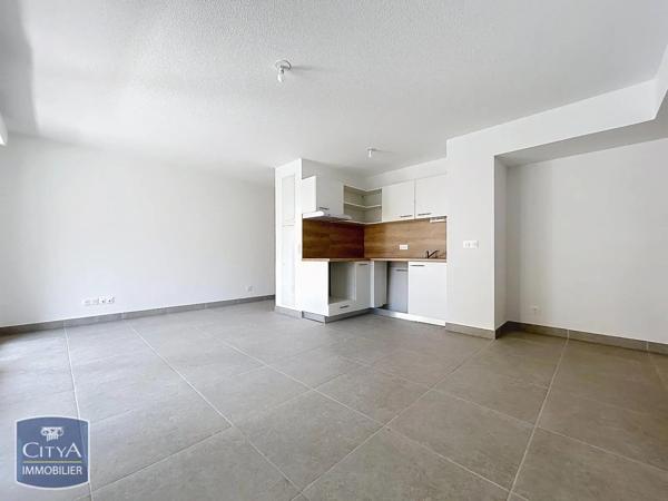Appartement à louer 3 pièces 65.93m² Nîmes (30900)