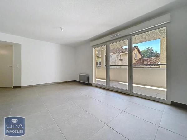 Appartement à louer 3 pièces 65.93m² Nîmes (30900)