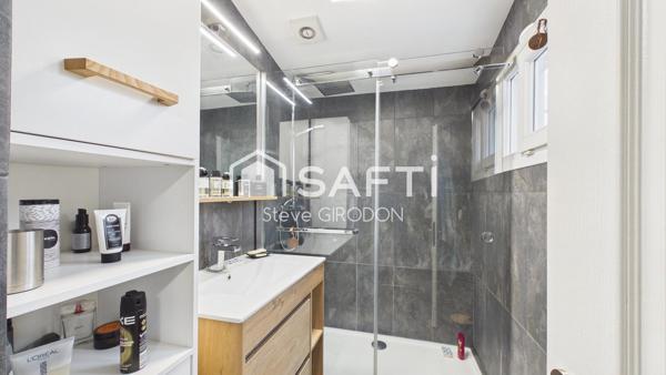 Une rénovation de qualité au cœur de Marans.