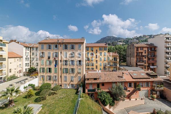 Appartement 4 pièces avec terrasse et parking en sus à vendre à Nice Riquier - Vue dégagée, calme et lumineux