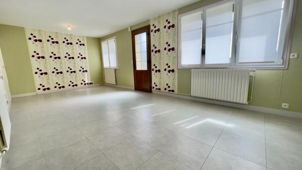 Proche du POLE SANTE