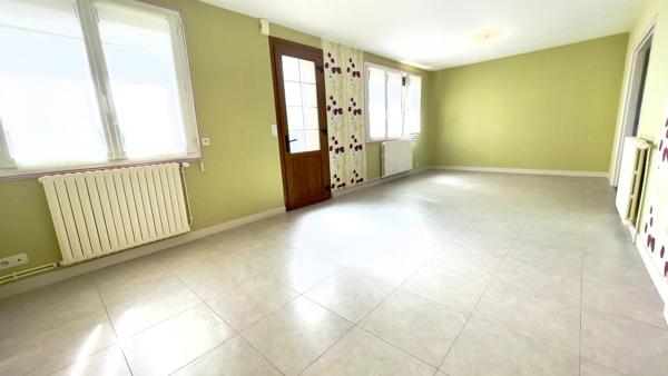 Proche du POLE SANTE