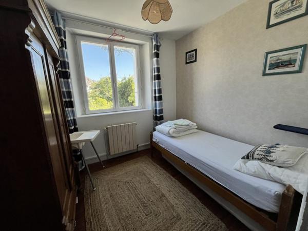Maison à louer 900 € CC St-Pol-de-Léon 4 p 106 m² DPE E