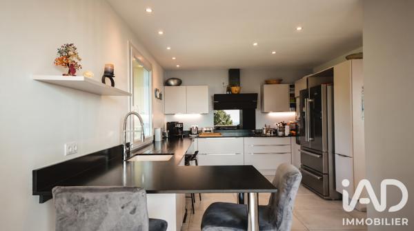 Maison à vendre 4 pièces 145 m² Gex
