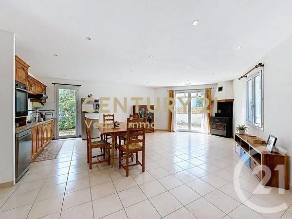 Maison à vendre  4 pièces - 101 m 2   ST JEAN DE VEDAS  - 34