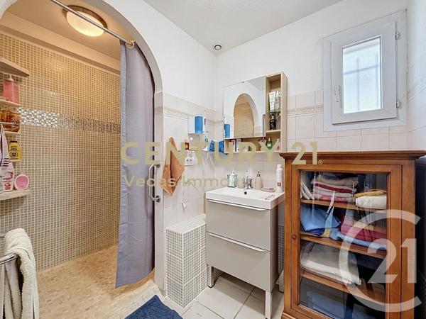 Maison à vendre  4 pièces - 101 m 2   ST JEAN DE VEDAS  - 34