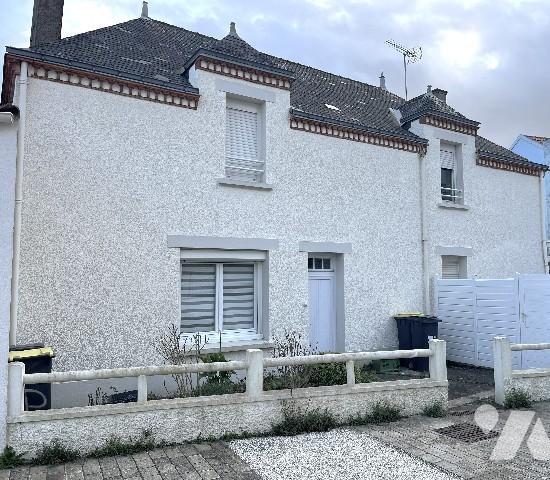 A vendre, un appartement de type T3 situé au coeur de SAINT MICHEL-CHEF-CHEF.