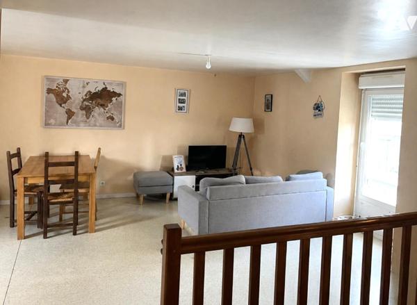 A vendre, un appartement de type T3 situé au coeur de SAINT MICHEL-CHEF-CHEF.