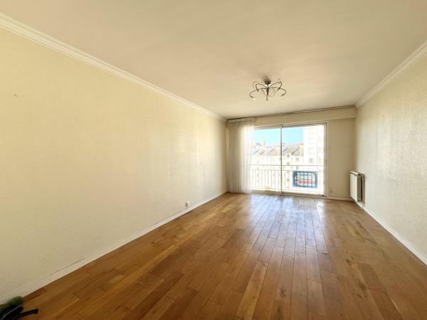 Centre ville Appartement 2 chambres avec garage à VENDRE