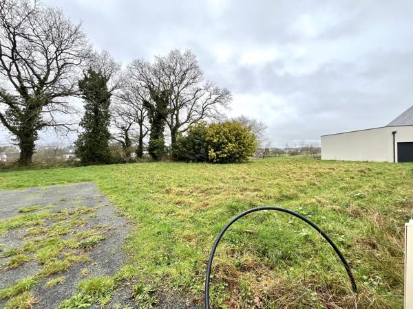 Terrain constructible à Vendre – SAINT AVÉ