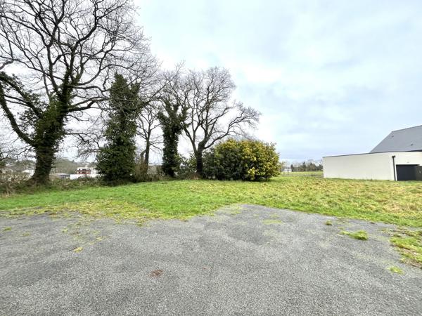 Terrain constructible à Vendre – SAINT AVÉ