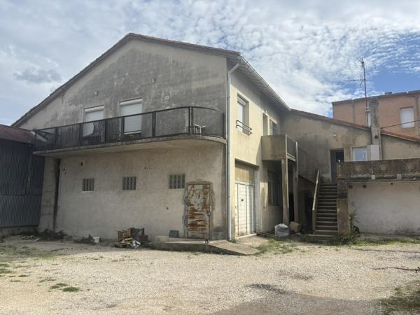 Orange (84100) Immeuble proche centre-ville