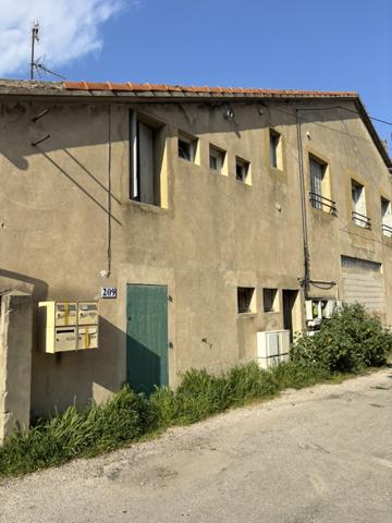 Orange (84100) Immeuble proche centre-ville