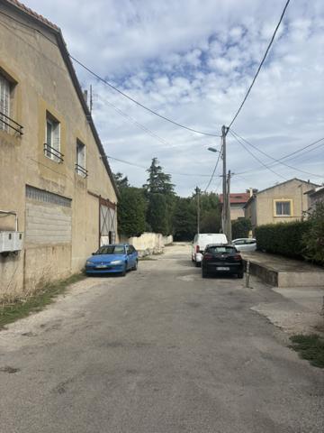 Orange (84100) Immeuble proche centre-ville