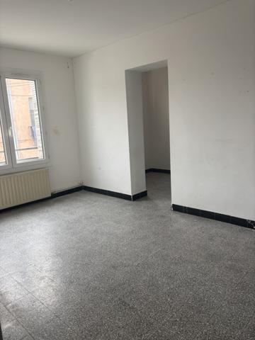 Orange (84100) Immeuble proche centre-ville