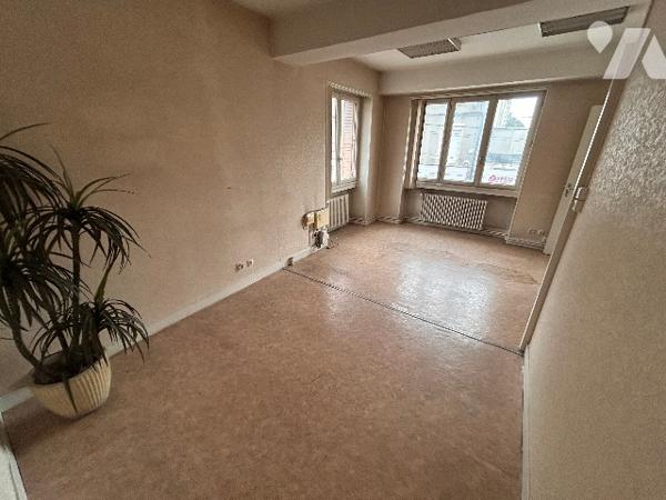 Découvrez cet appartement de 62.63 m² Loi Carrez situé à Bourgoin-Jallieu.