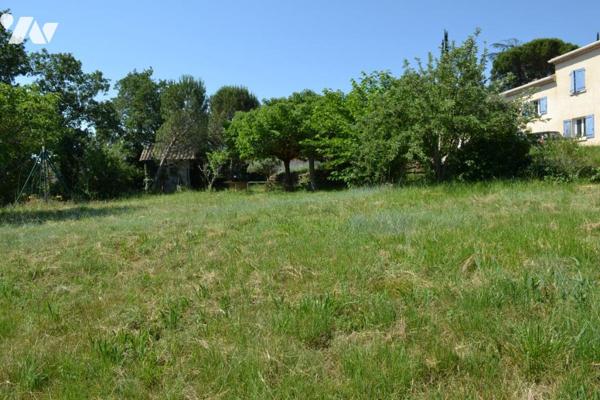 TERRAIN A BATIR DANS SECTEUR CALME