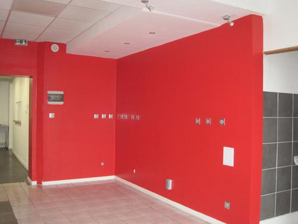 A LOUER LOCAL COMMERCIAL FBG D'ISLE ST QUENTIN 02100.