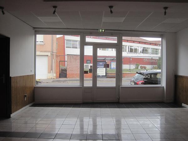 A LOUER LOCAL COMMERCIAL FBG D'ISLE ST QUENTIN 02100.