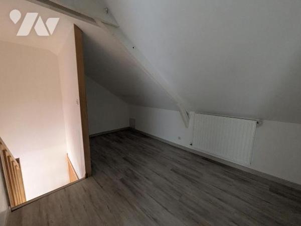 Située à seulement 5 minutes de Bruz, aux portes de l'agglomération, cette maison en pierres et...