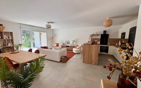 Appartement à vendre    4 pièces • 96,70 m2 Nîmes