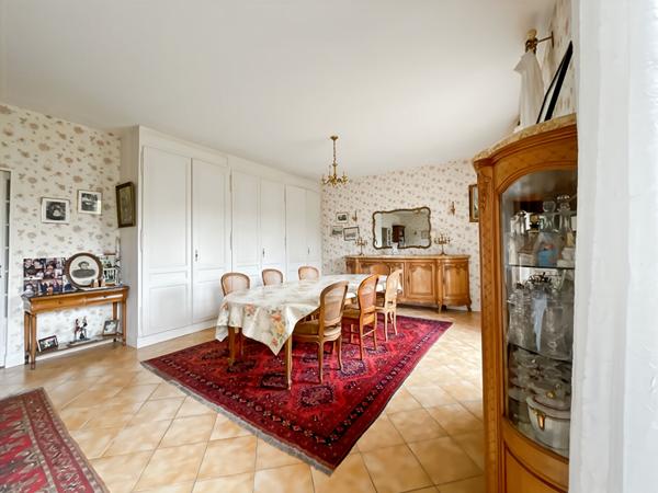 Maison Le Mesnil Esnard 16 pièce(s) 260 M2