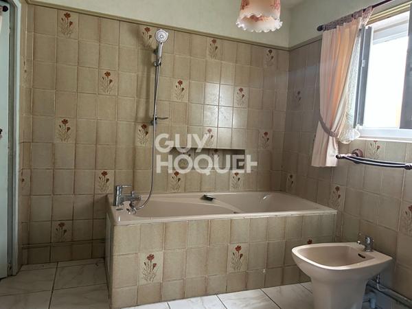 Maison spacieuse à vendre à LES ORMES SUR VOULZIE