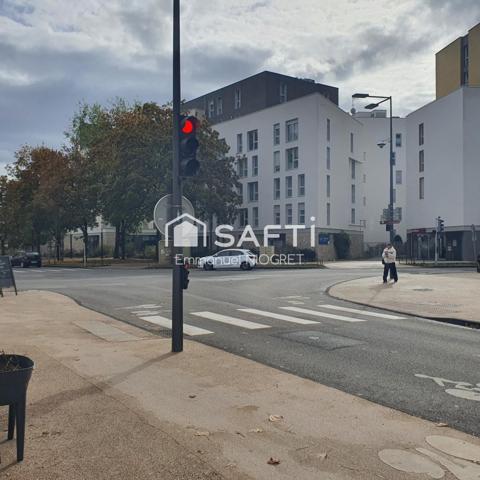 Local commercial de 54 m² à Dijon, proche gare avec caves