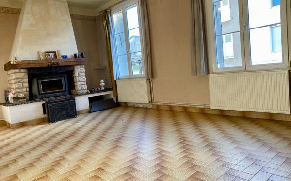 Maison à vendre    4 pièces •  Charmont