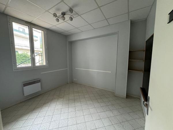 Local Professionnel LEVENS