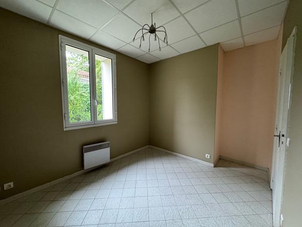 Local Professionnel LEVENS