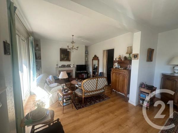 Appartement F4 à vendre  5 pièces - 90 m 2   AURILLAC  - 15