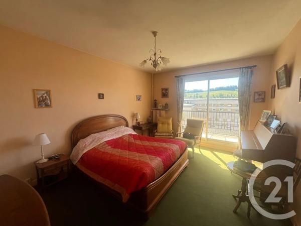 Appartement F4 à vendre  5 pièces - 90 m 2   AURILLAC  - 15