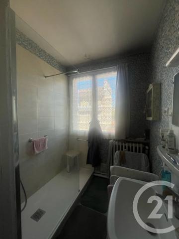 Appartement F4 à vendre  5 pièces - 90 m 2   AURILLAC  - 15