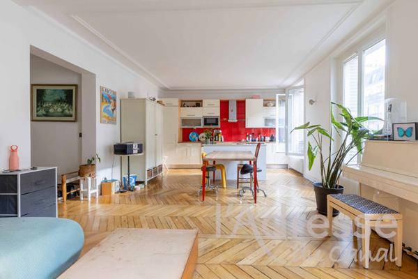 APPARTEMENT DE CHARME - 4 PIÈCES - PARIS 10e