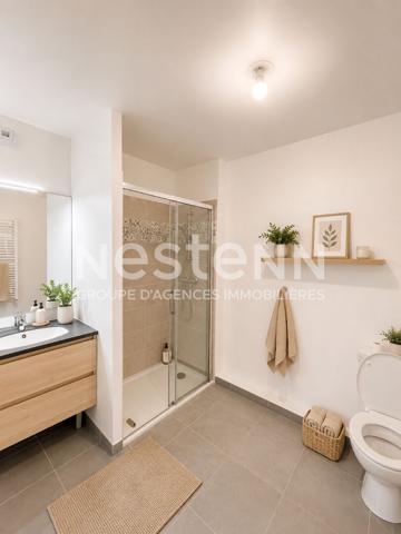 Gardanne - appartement 2 pièces - 45.05 m2 - terrasse en L 40 m2 - résidence récente sécurisée - stationnement en sous-sol - place de stationnement privative en extérieur